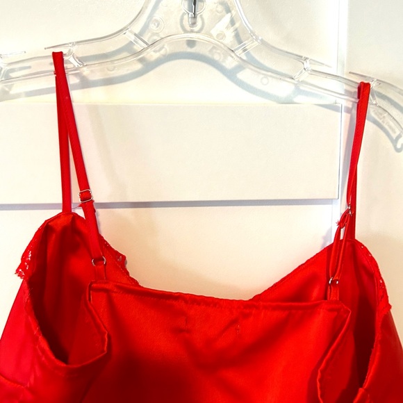NWT Nasty‎ Gal Women's Red Lace Trim Hanky Hem Cami Top in Size 8 - Picture 7 of 11